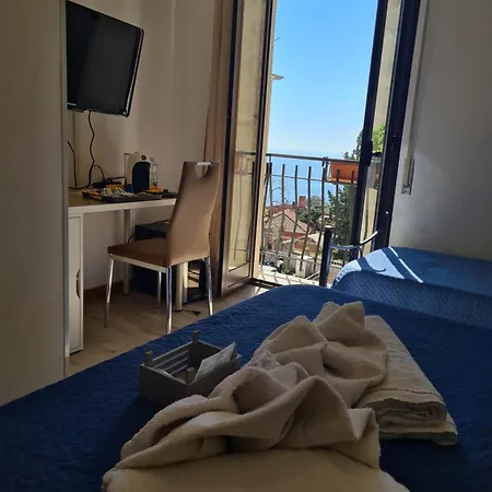 Oda ve Kahvaltı Bella Taormina