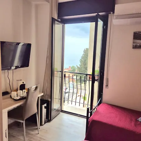Bella Oda ve Kahvaltı Taormina